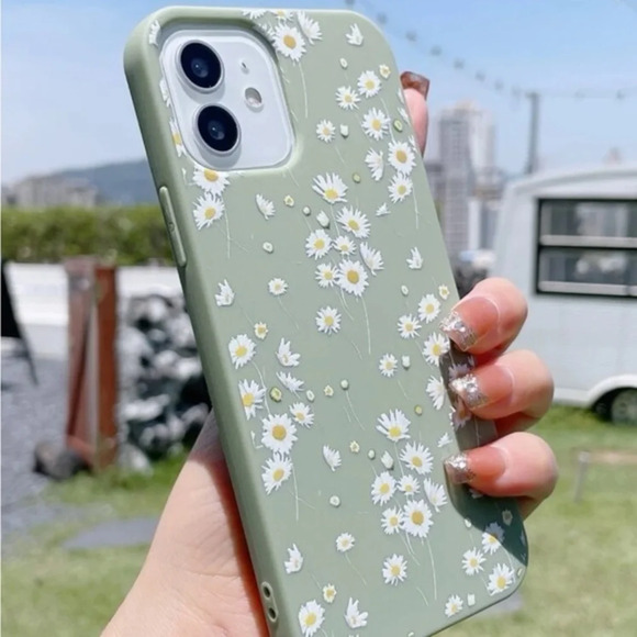 Accessories - ⚠️Clearance🫧iPhone 13/Pro/Pro Max Trendy Floral Green iPhone Case Brand New